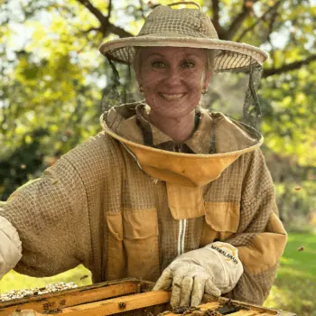 Beekeeper Amber Rutledge from FarmHER Season 6 Episode 4.